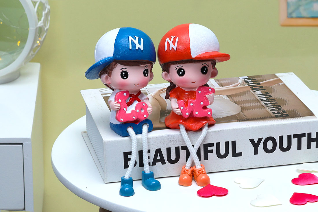 Love Couple Duo Statue